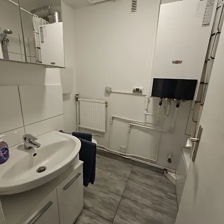 Grosse Moderne Ferienwohnung, Zentrale Ruhige Lage