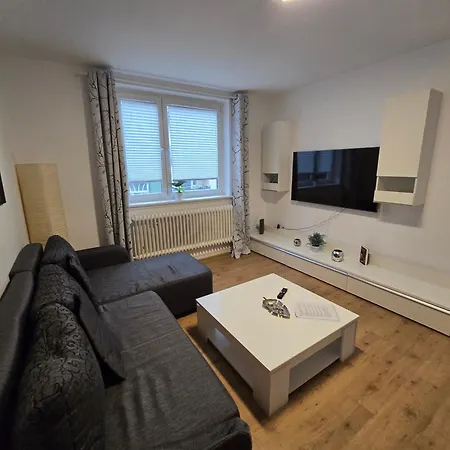 Grosse Moderne Ferienwohnung, Zentrale Ruhige Lage *