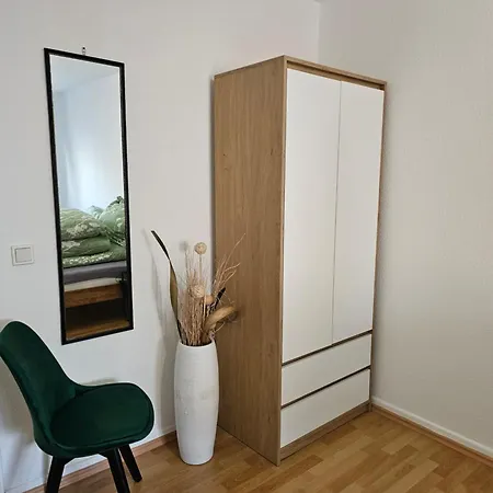 Grosse Moderne Ferienwohnung, Zentrale Ruhige Lage Apartment